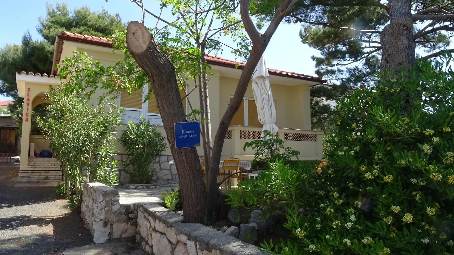 Apartmani Slavica Kuca Blizu Mora Sa Terasom Barbat na Rabu